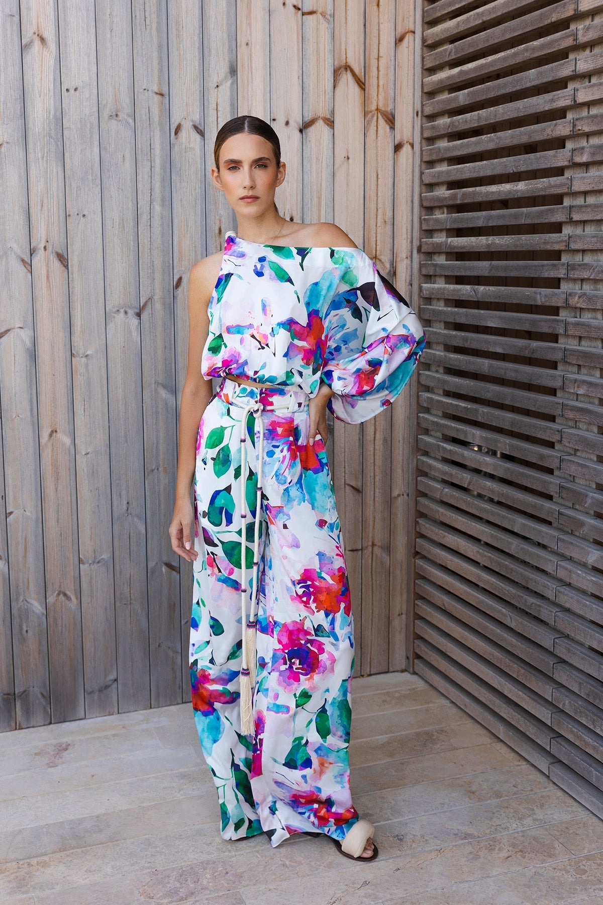 Blusa seda una manga estampada