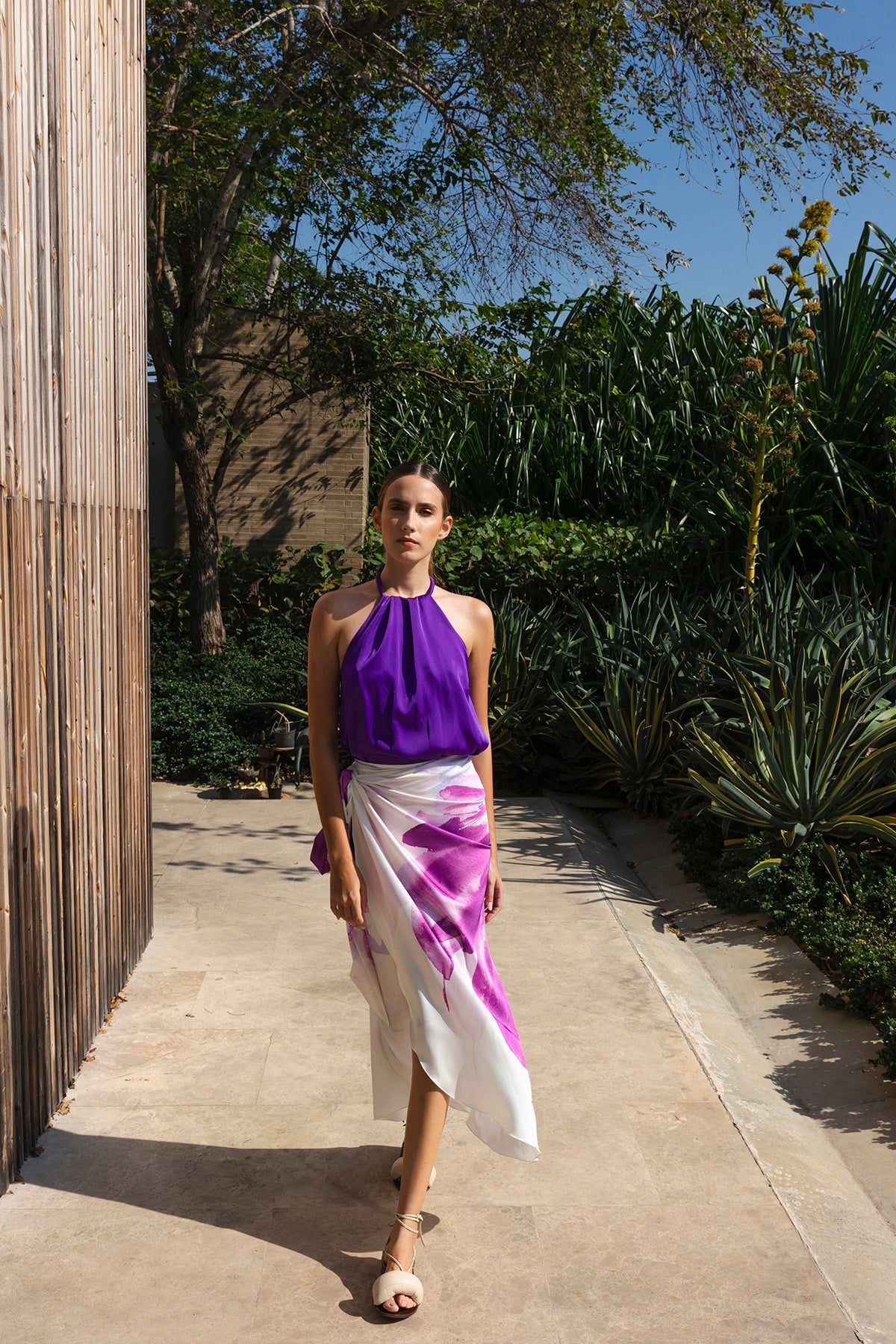 Top seda halter unicolor