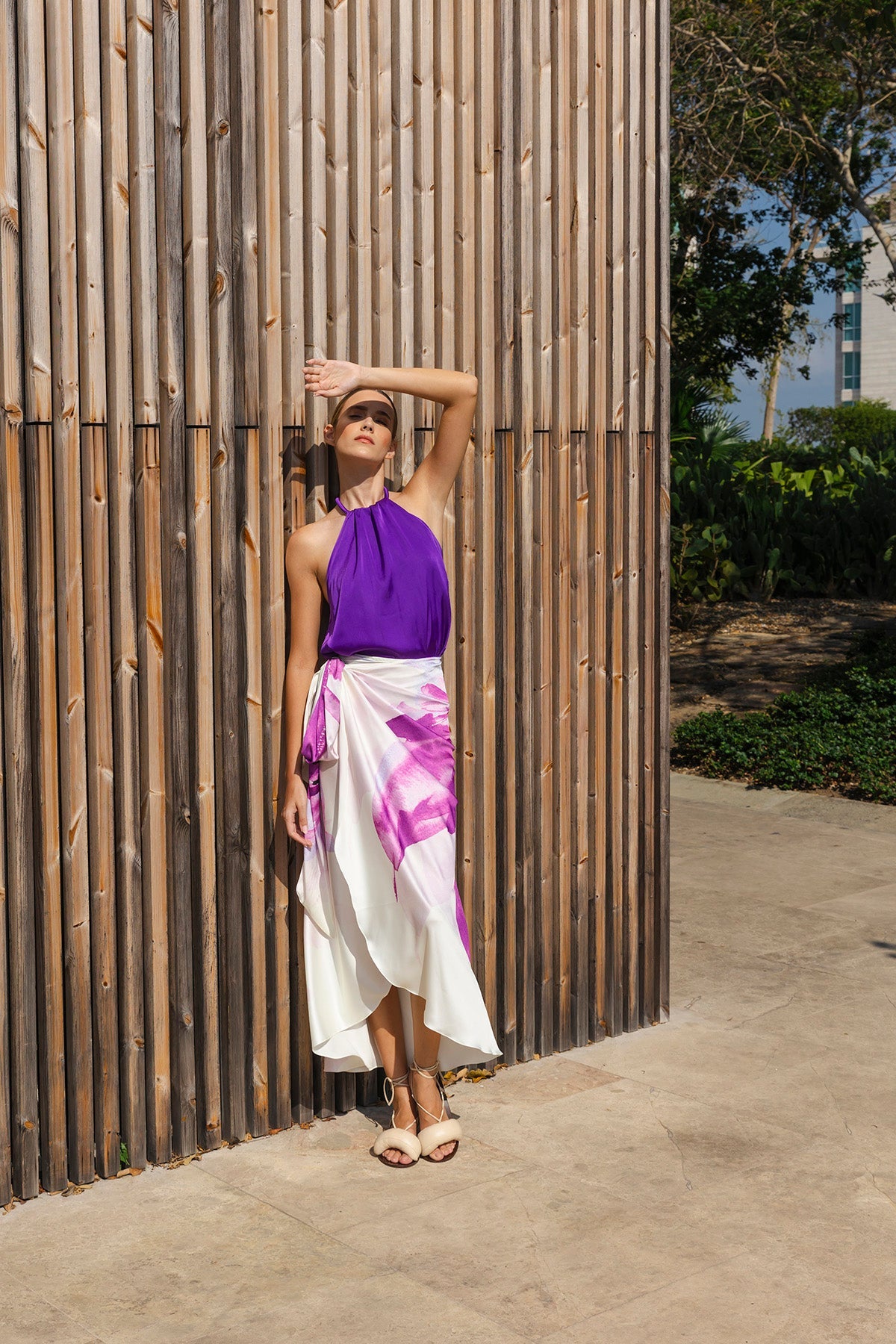 Top seda halter unicolor