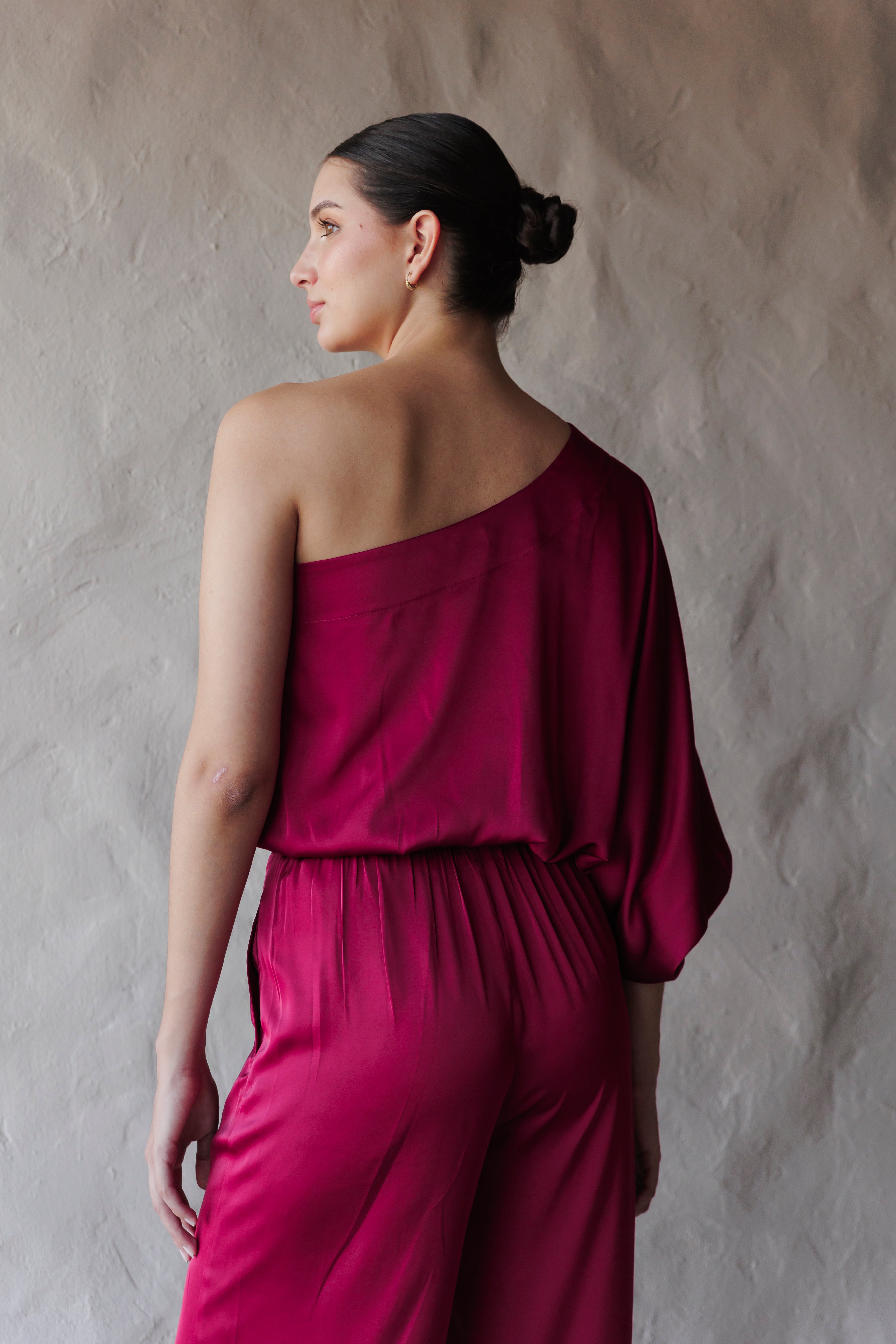 BLUSA SEDA UNA SOLA MANGA UNICOLOR