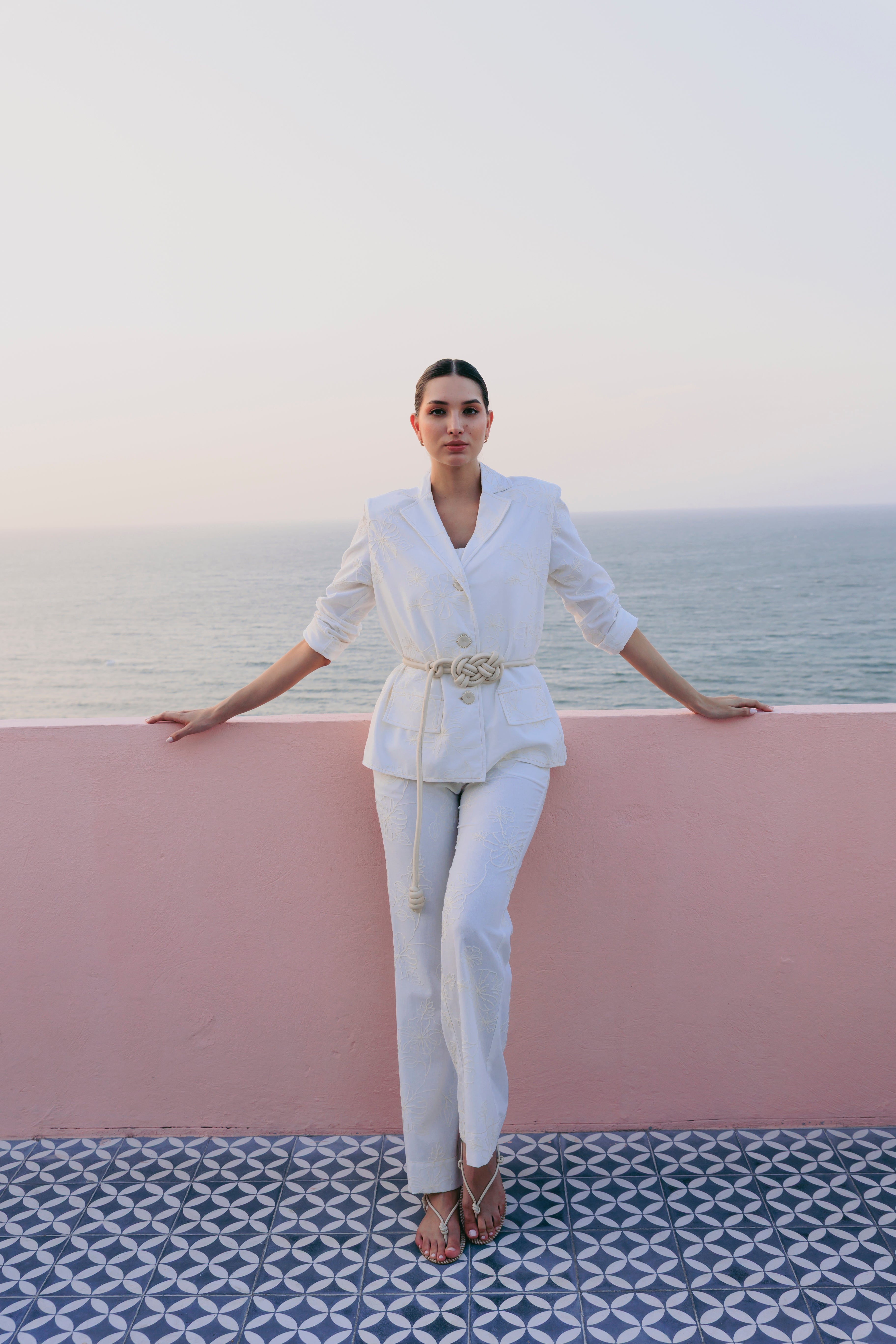 PANTALON LINO BORDADO