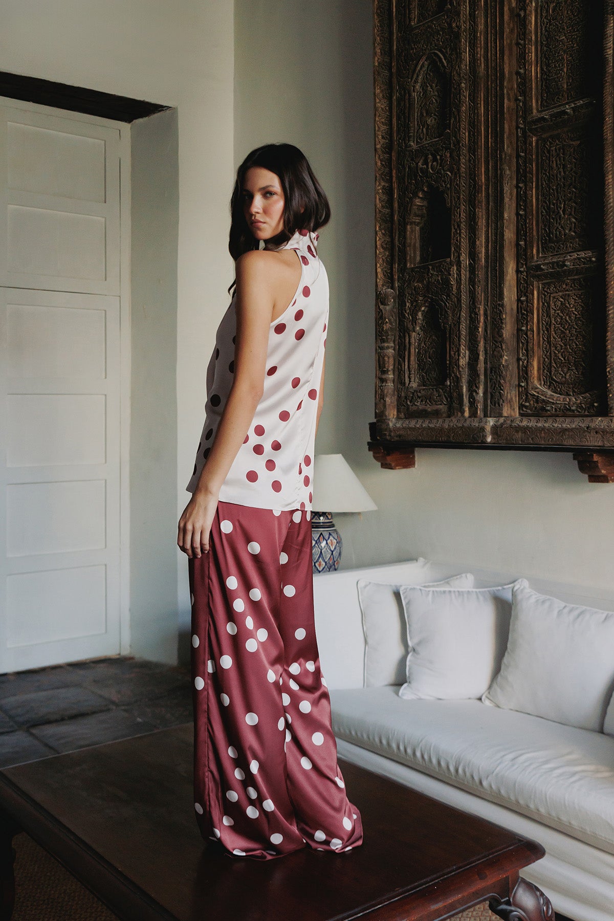 BLUSA CUELLO ALTO SEDA BOLAS