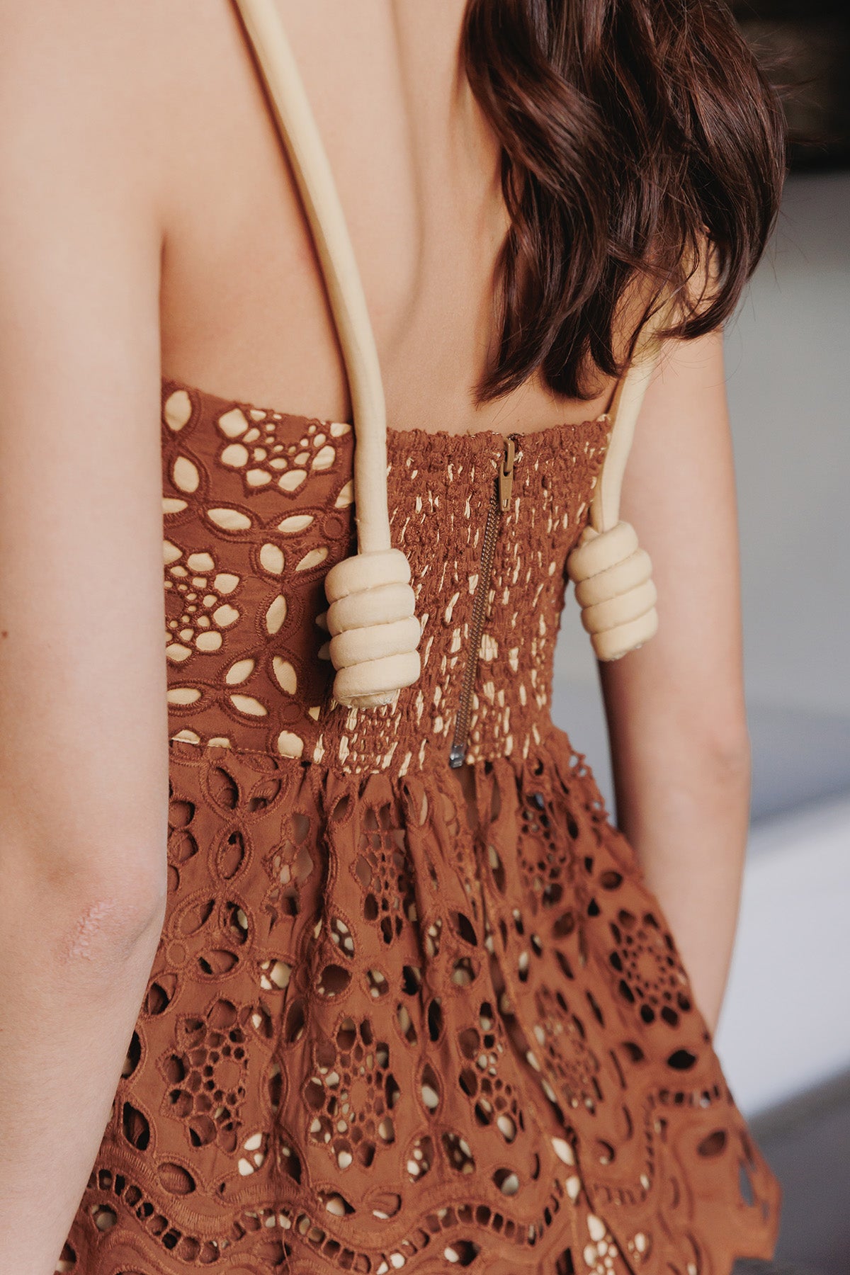 TOP PEPLUM OJALILLO