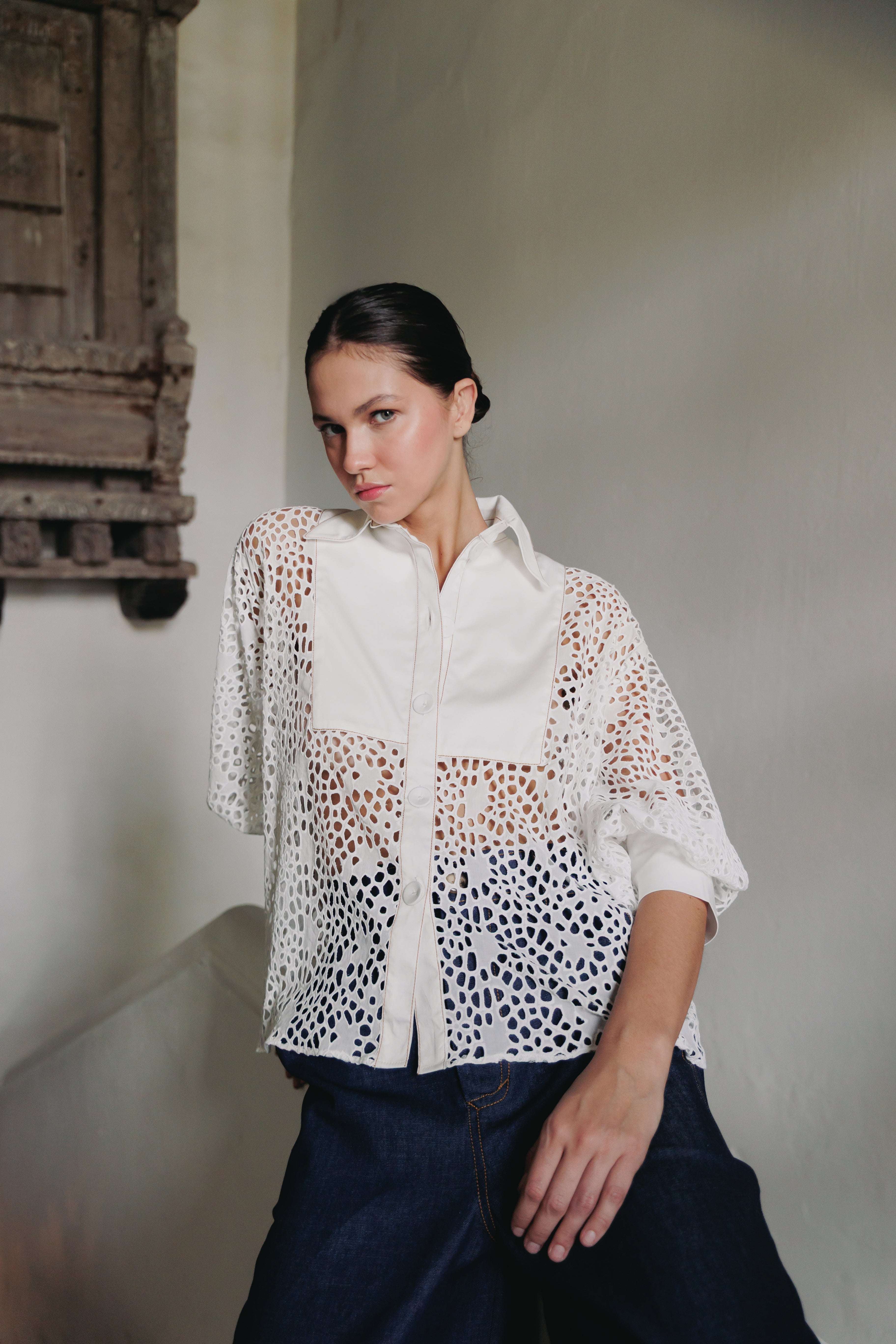 CAMISA CLASICA OJALILLO
