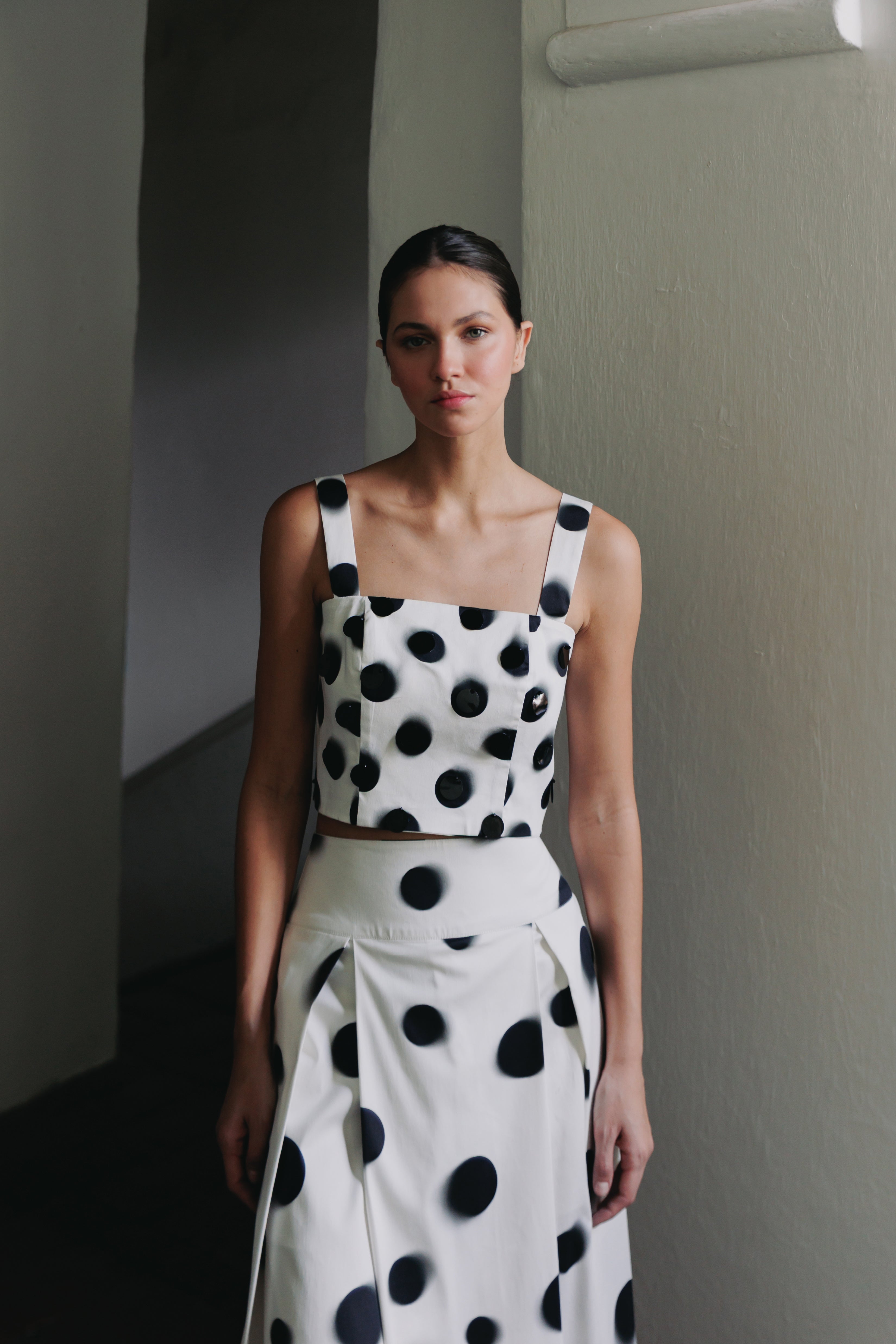 CROP TOP ALGODON ESTAMPADO LUNARES