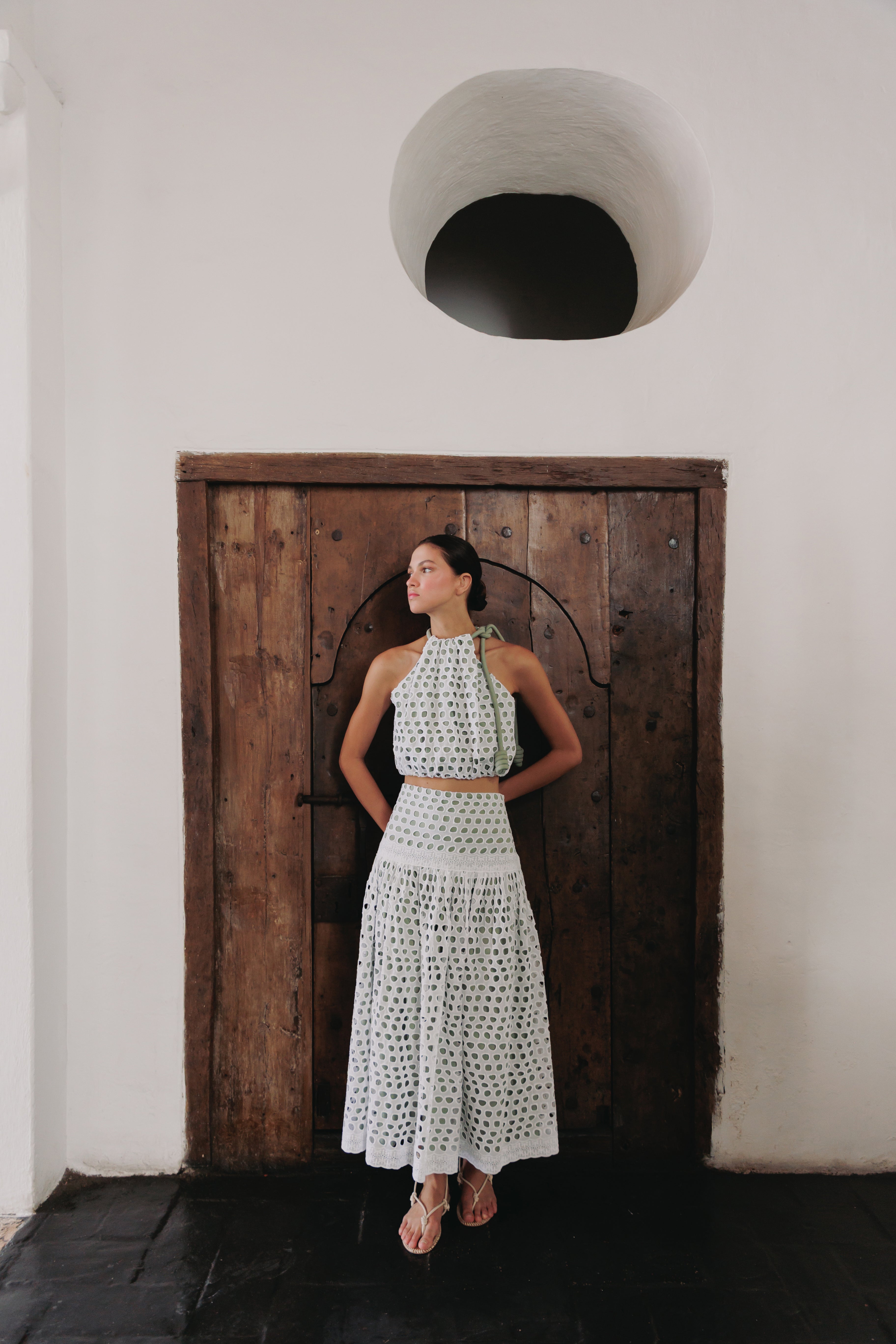 FALDA MIDI OJALILLO