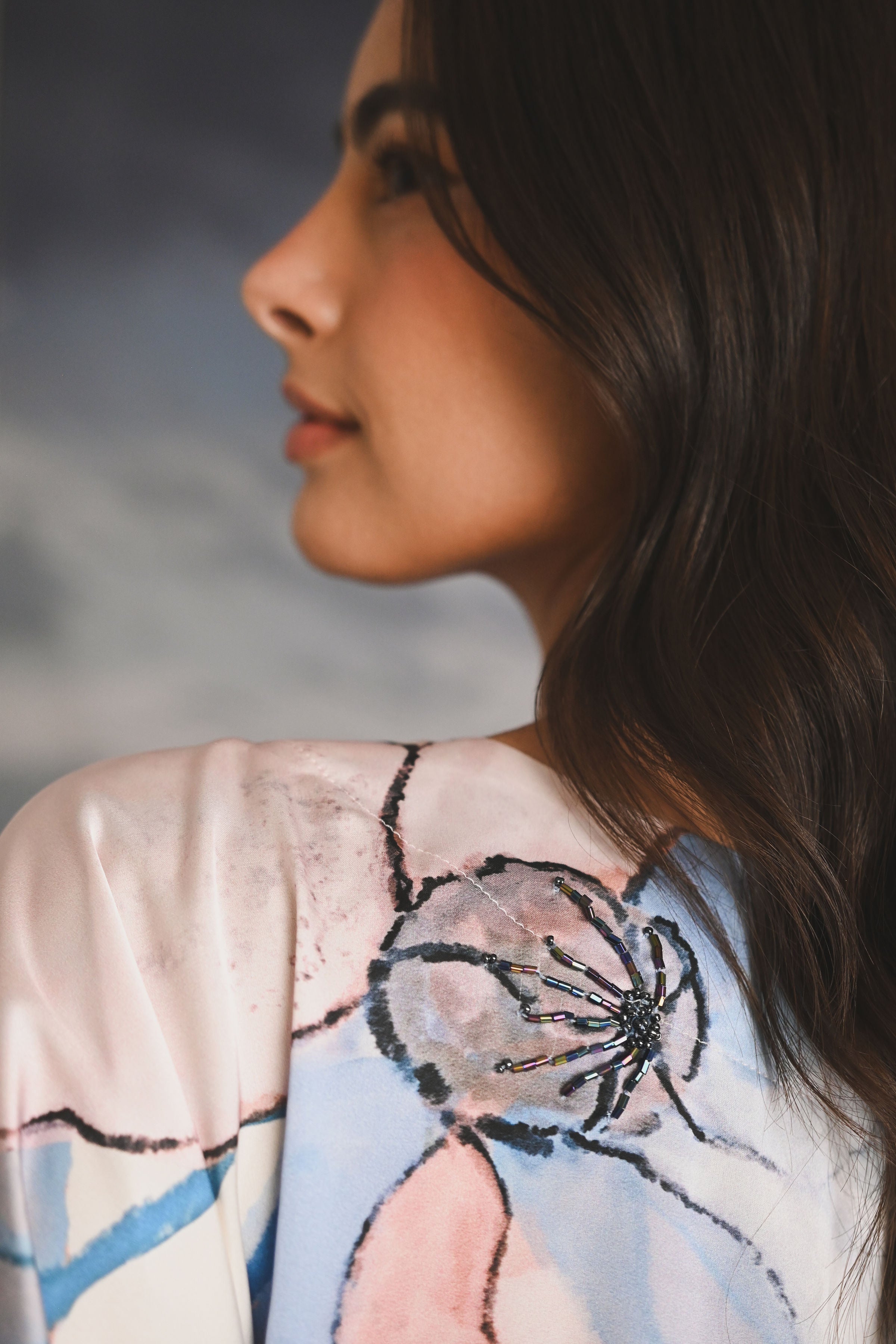 BLUSA SEDA ESTAMPADA CON MANGAS